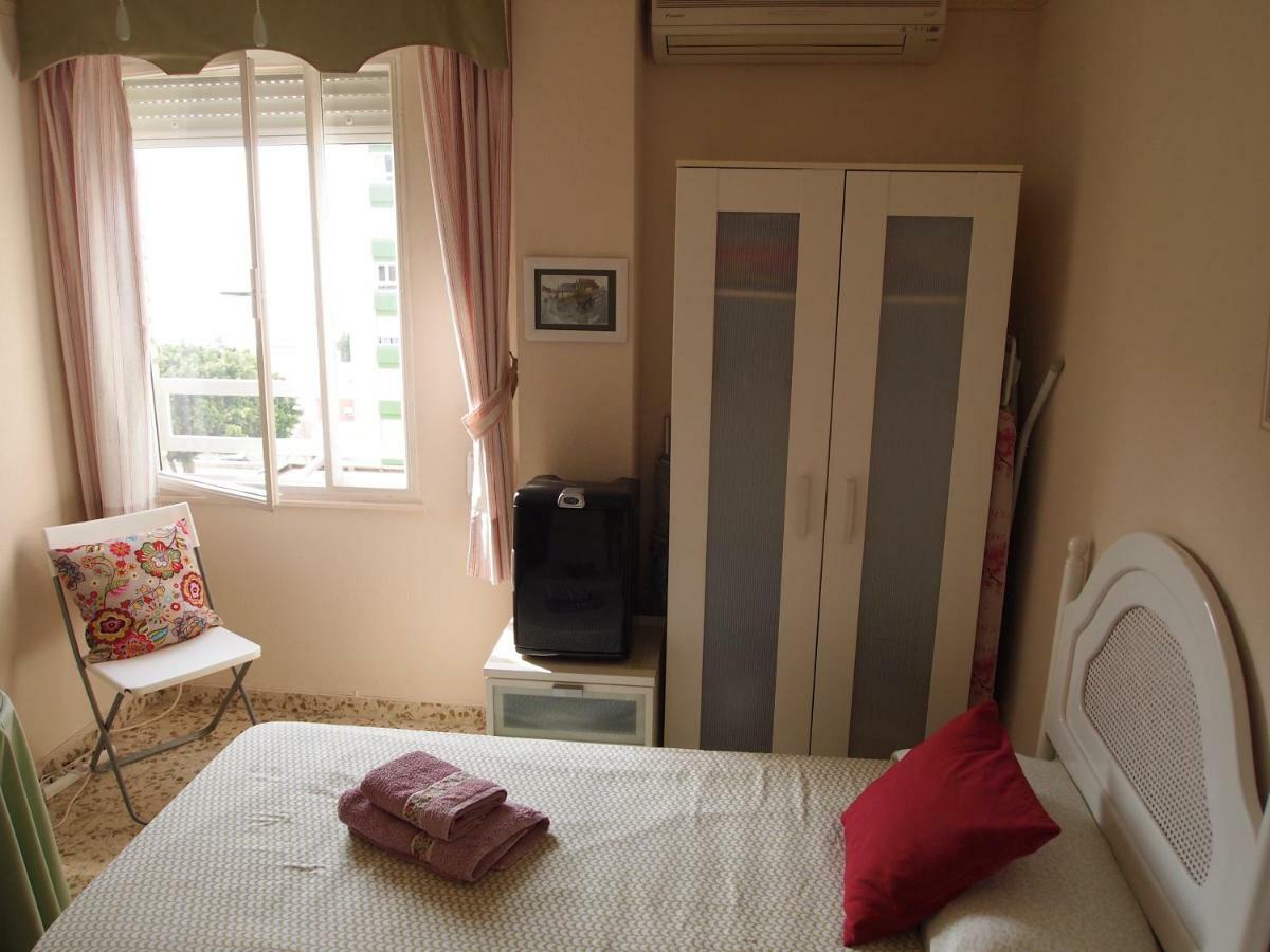 Habitaciones Frente A La Playa Малага Екстер'єр фото